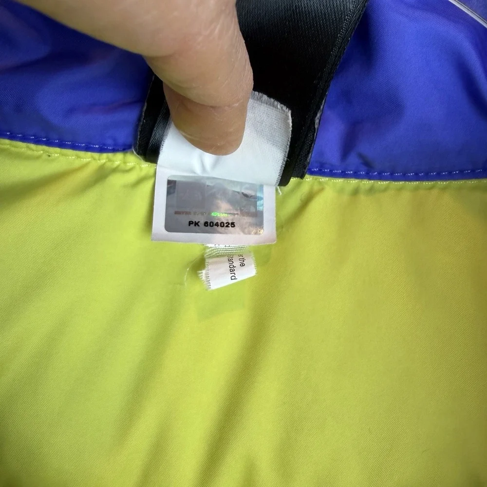 The North Face shoulder hem